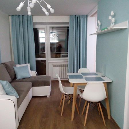 Two-Bedroom Apartment In The Center คเมลไนป์สกาเย ภายนอก รูปภาพ