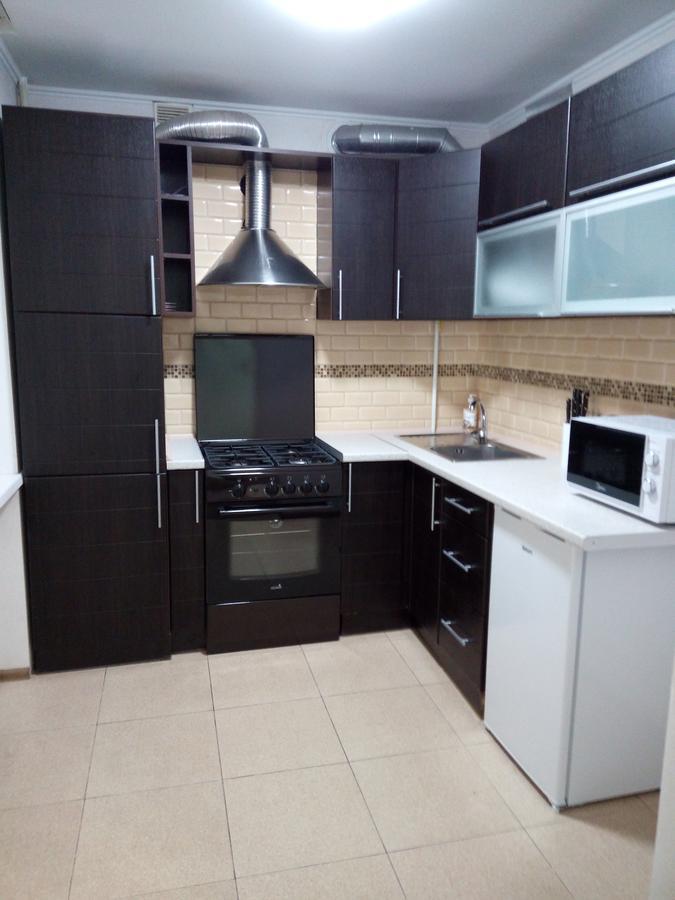 Two-Bedroom Apartment In The Center คเมลไนป์สกาเย ภายนอก รูปภาพ